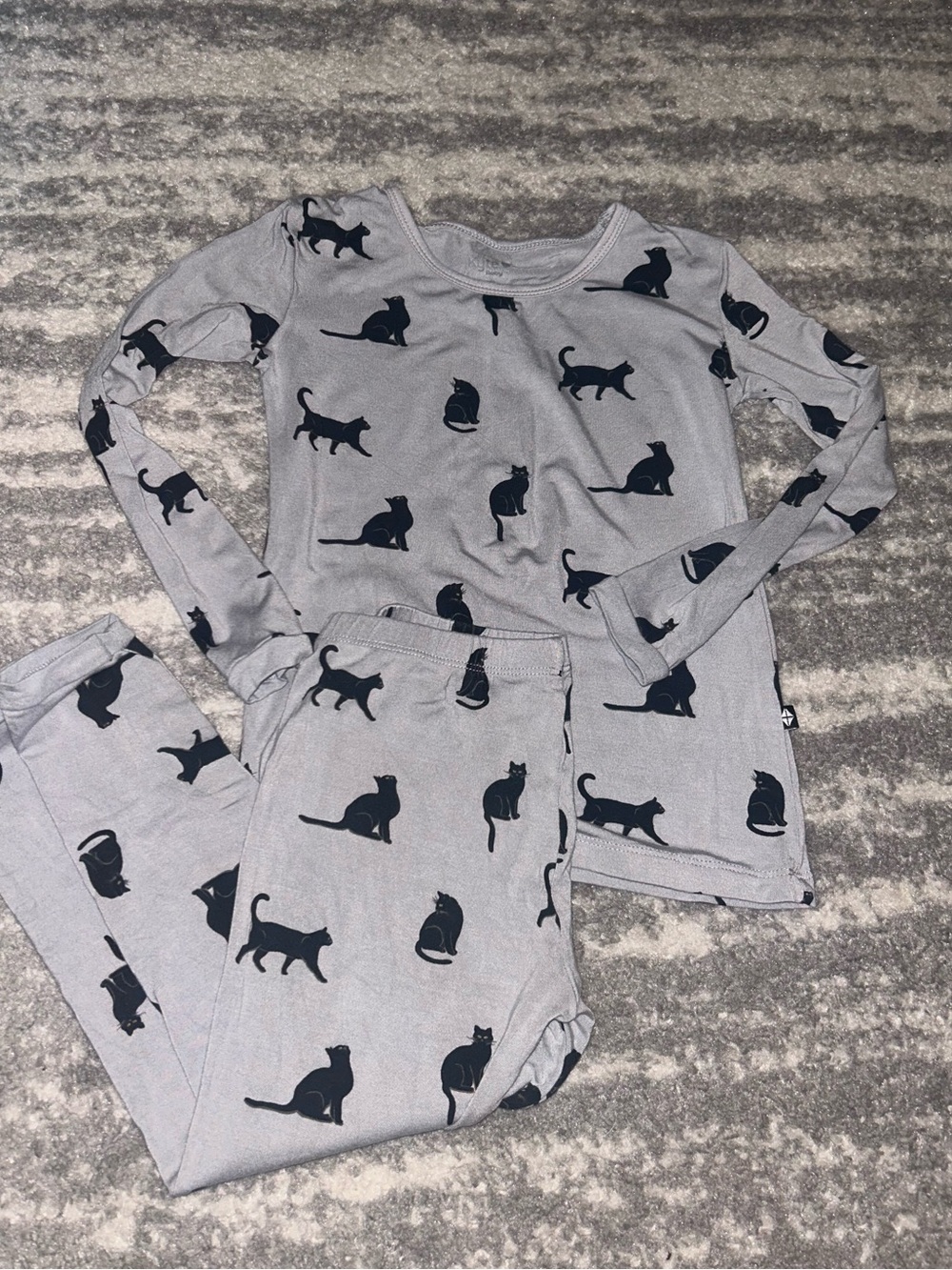 Kyte baby black cat 5T long sleeve pajamas